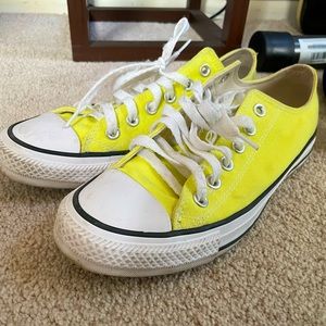Women’s chuck taylors